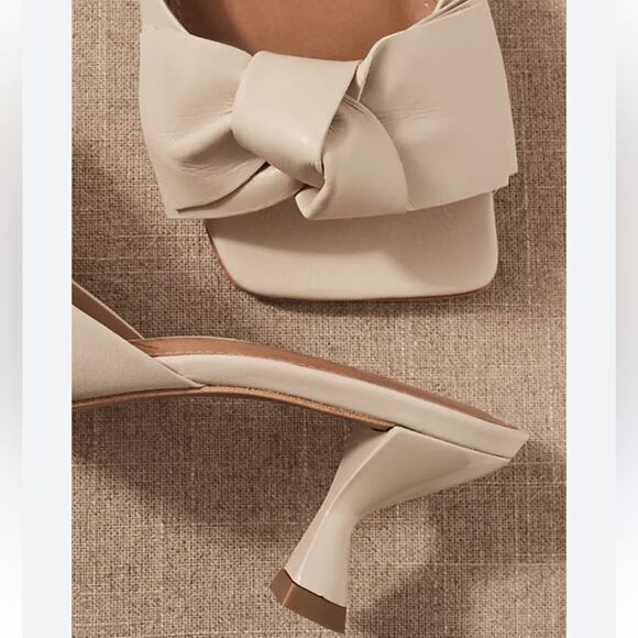 Anthropologie Vicenza Wharton Tan Leather Bow Mule Heels NWOB size 7 - Picture 2 of 11